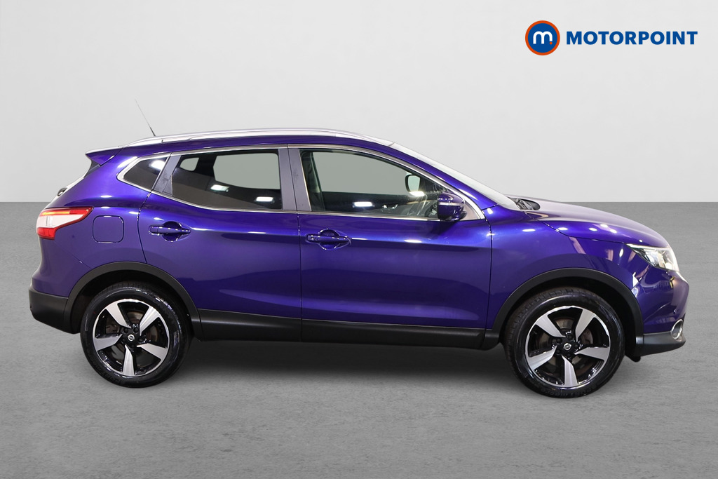 Nissan Qashqai N-Connecta Manual Diesel SUV - Stock Number (1559119) - Drivers side