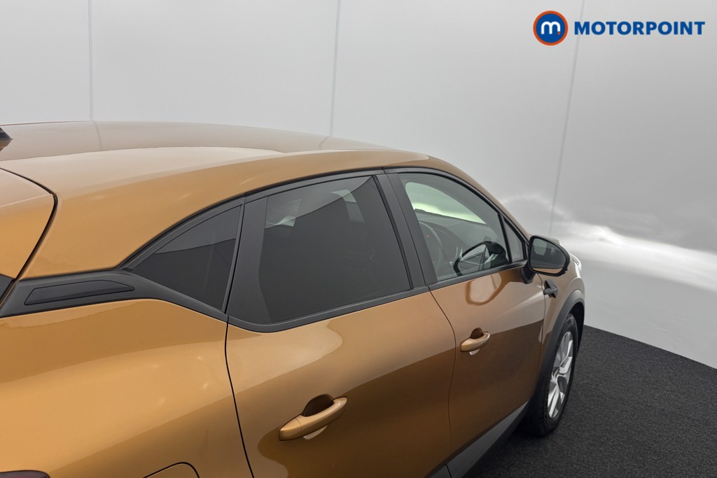 Renault Captur Iconic Manual Petrol SUV - Stock Number (1559454) - 24th supplementary image