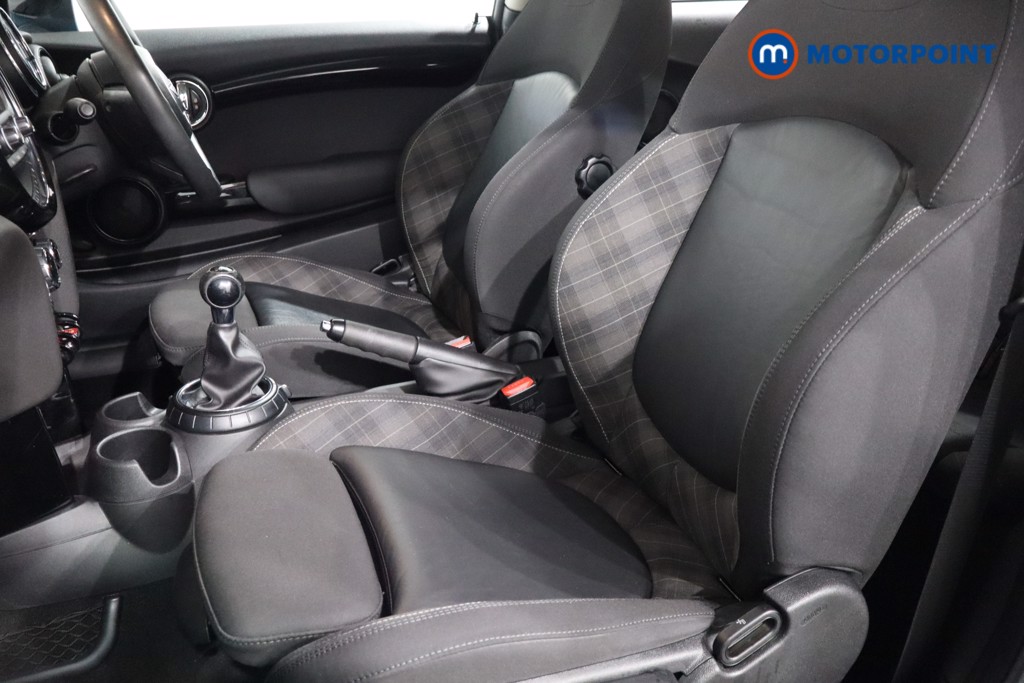 Mini Hatchback Cooper S Manual Petrol Hatchback - Stock Number (1559570) - 4th supplementary image