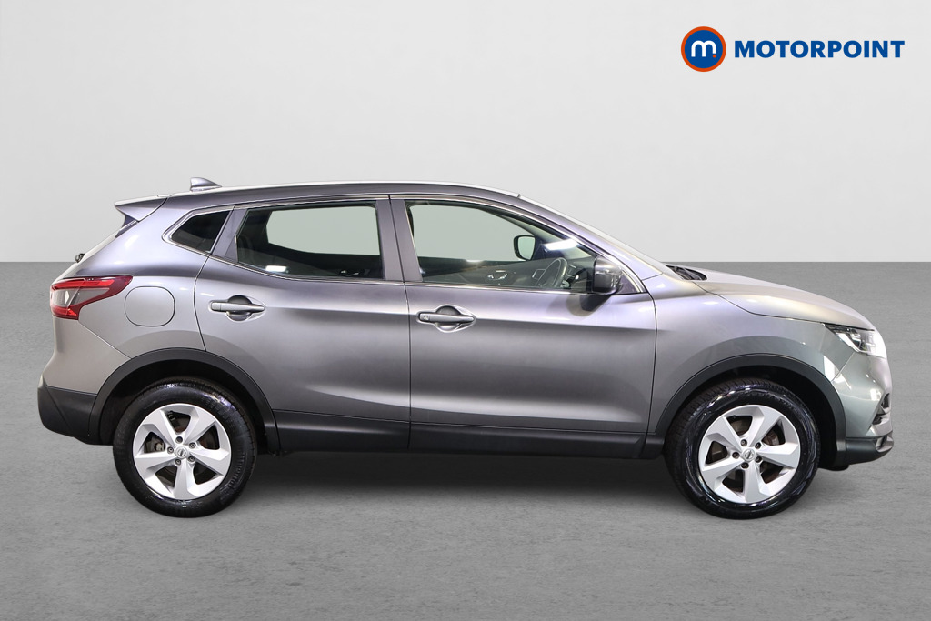 Nissan Qashqai Acenta Premium Manual Diesel SUV - Stock Number (1560266) - Drivers side