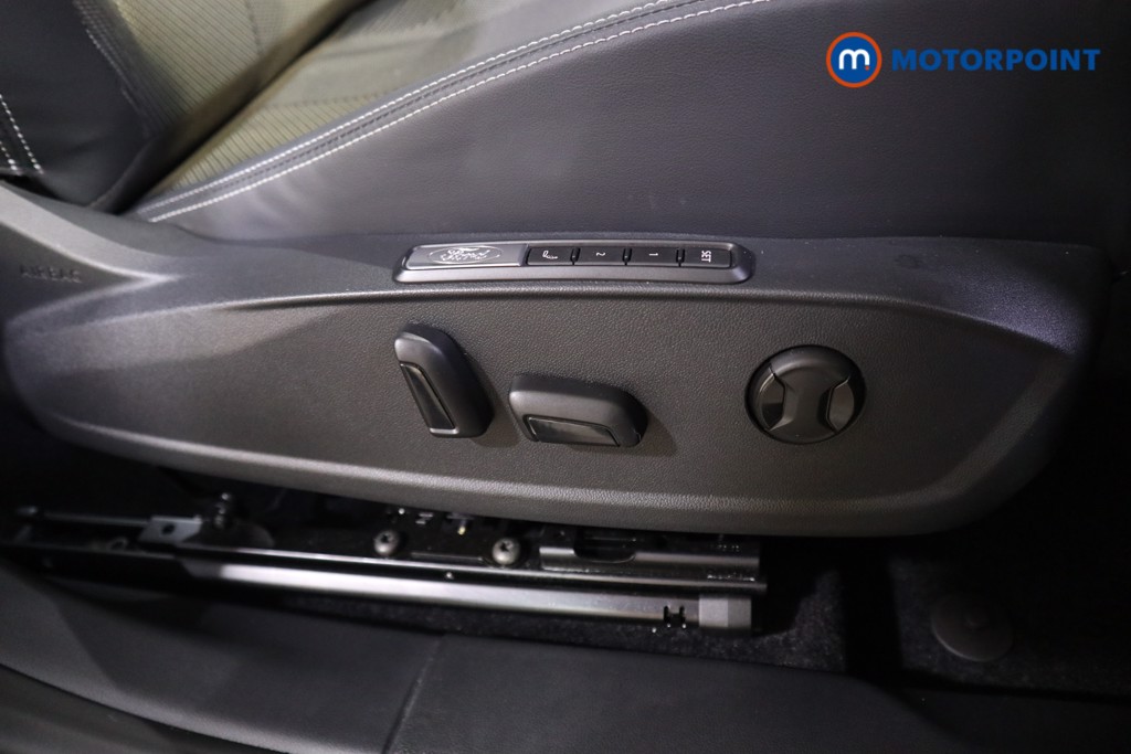 Ford Explorer Select Automatic Electric SUV - Stock Number (1561353) - 11th supplementary image
