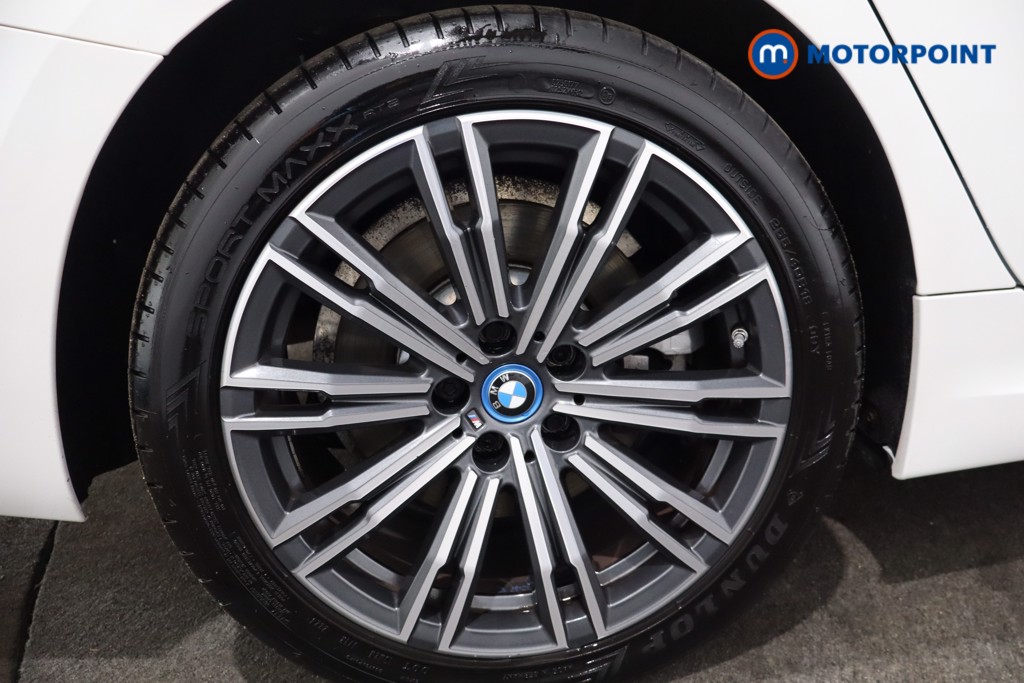 BMW 3 Series M Sport Automatic Petrol Plug-In Hybrid Saloon - Stock Number (1561460) - 9th supplementary image