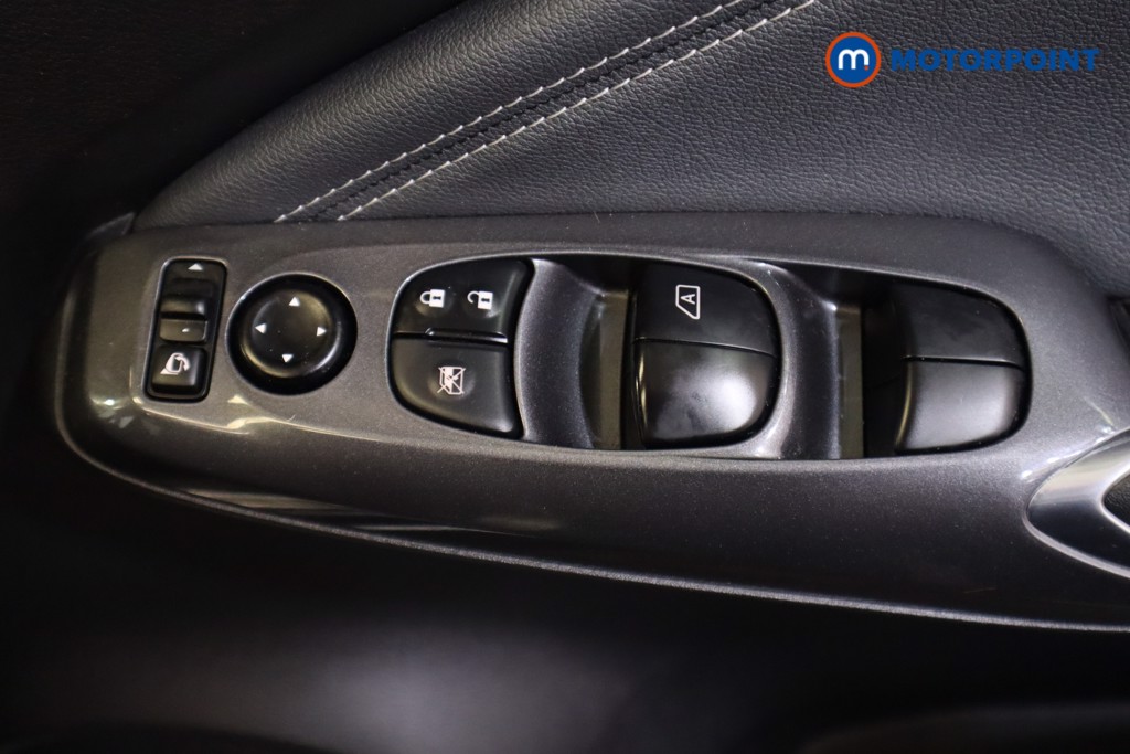 Nissan Juke Enigma Manual Petrol SUV - Stock Number (1563295) - 9th supplementary image