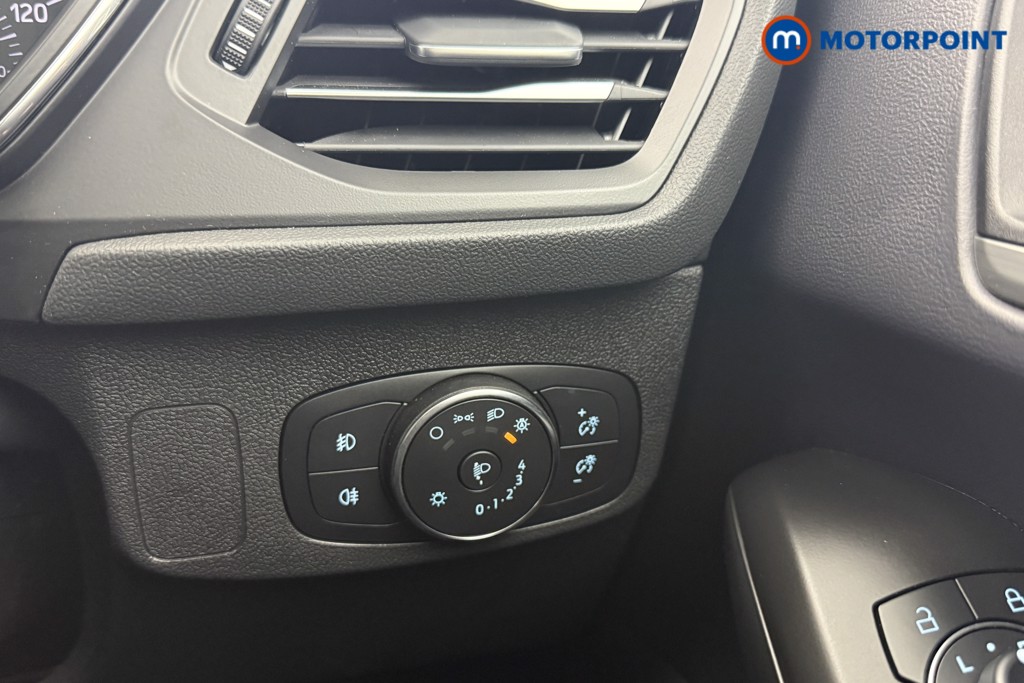 Ford Focus Titanium Automatic Petrol-Electric Hybrid Estate - Stock Number (1563517) - 10th supplementary image