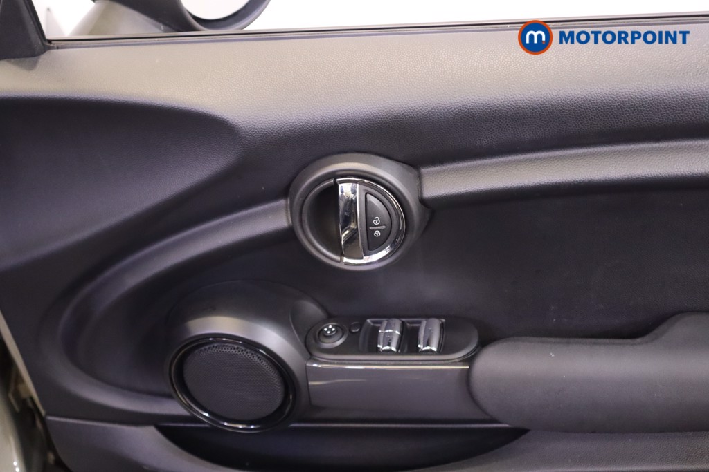Mini Convertible Cooper Manual Petrol Convertible - Stock Number (1563546) - 7th supplementary image
