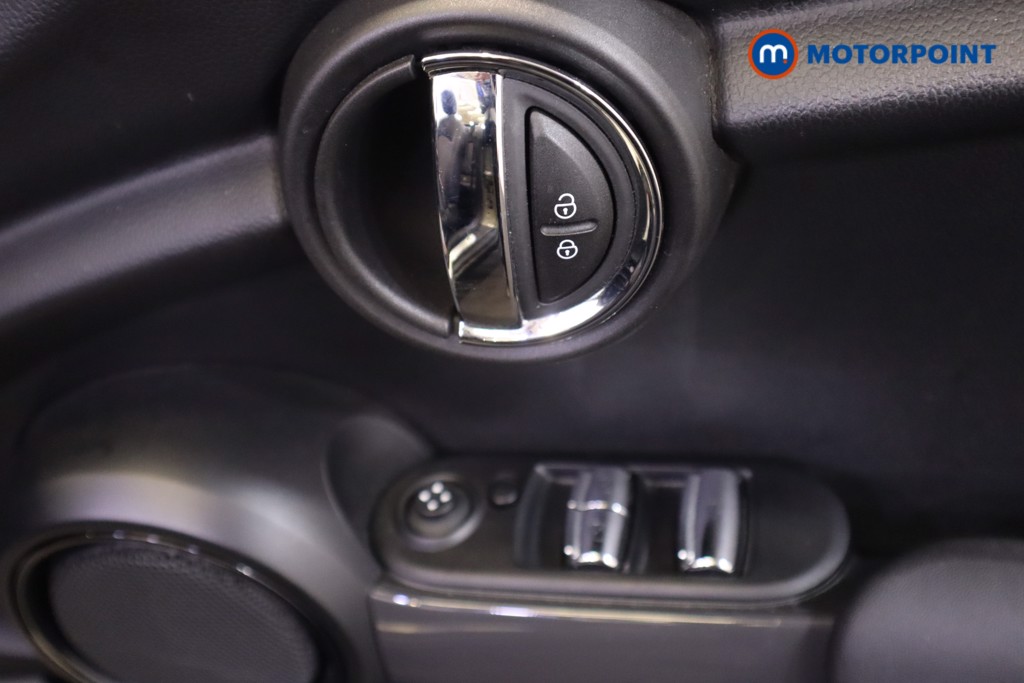Mini Convertible Cooper Manual Petrol Convertible - Stock Number (1563546) - 8th supplementary image