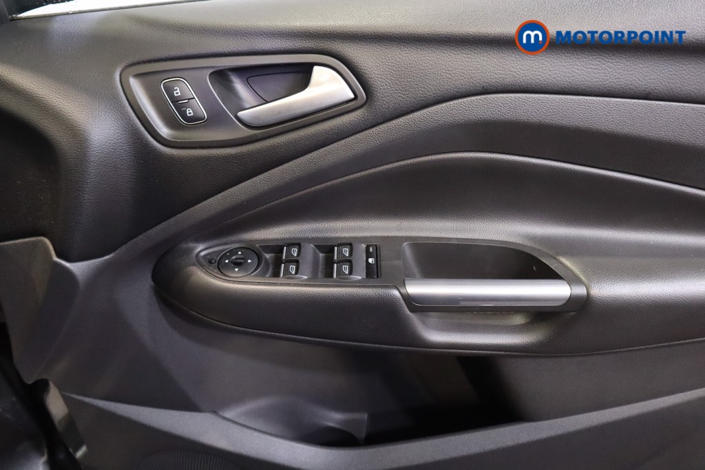 Ford Kuga St-Line Manual Petrol SUV - Stock Number (1563650) - 7th supplementary image