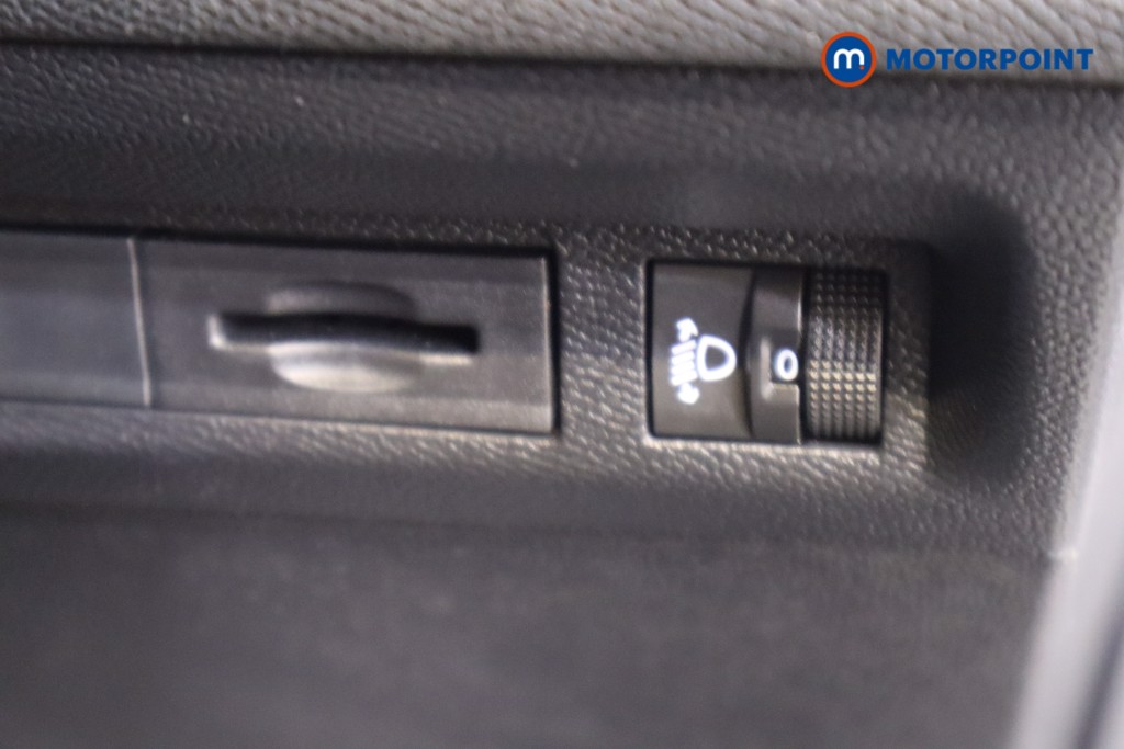 Peugeot 308 Allure Automatic Petrol Estate - Stock Number (1551099) - 14th supplementary image