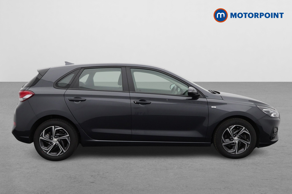 Hyundai I30 Se Connect Manual Petrol Hatchback - Stock Number (1554621) - Drivers side