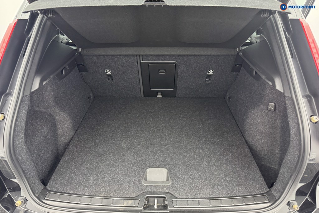 Volvo Xc40 R Design Pro Manual Petrol SUV - Stock Number (1555054) - 4th supplementary image