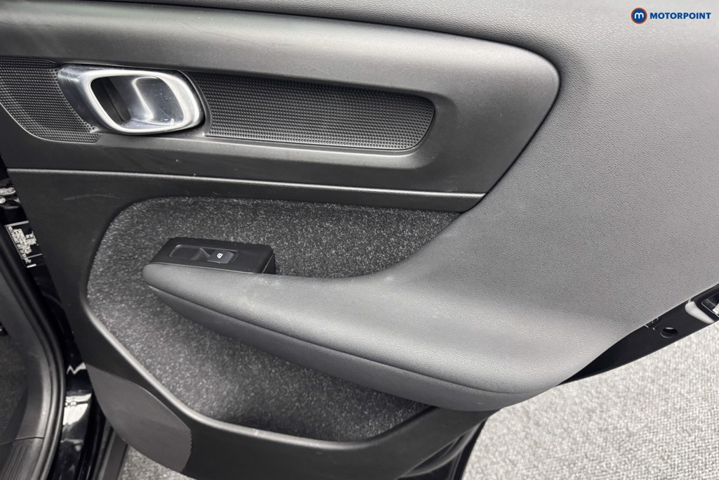 Volvo Xc40 R Design Pro Manual Petrol SUV - Stock Number (1555054) - 23rd supplementary image