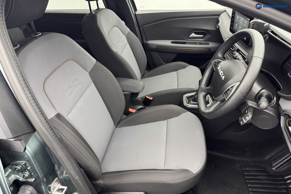 Dacia Jogger Extreme Automatic Petrol-Electric Hybrid People Carrier - Stock Number (1556269) - 5th supplementary image