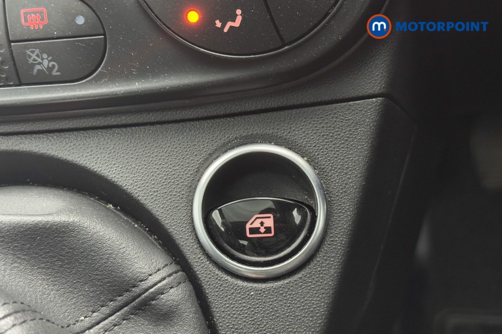 Fiat 500 Sport Manual Petrol-Electric Hybrid Hatchback - Stock Number (1557372) - 7th supplementary image