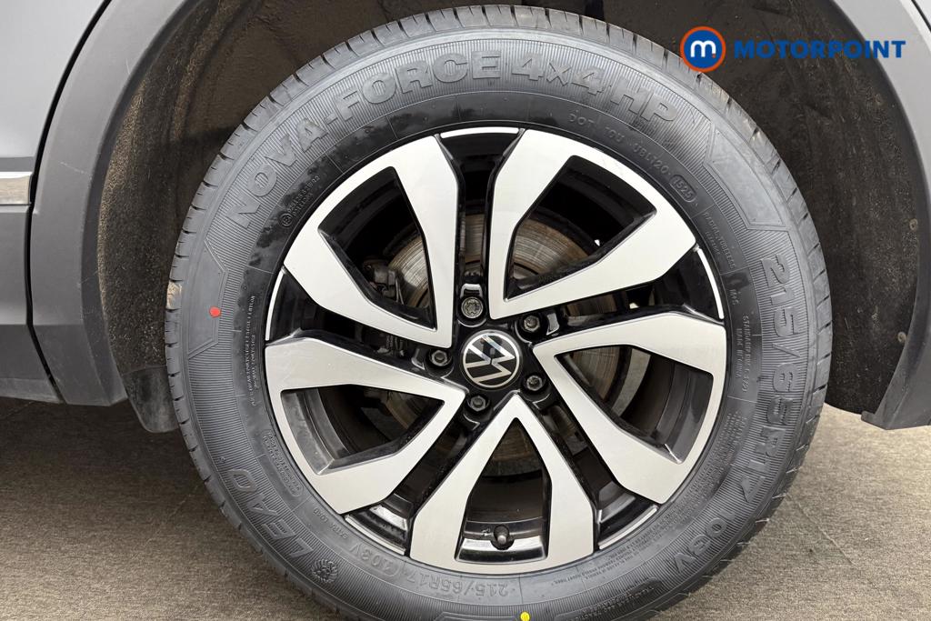 Volkswagen Tiguan Active Manual Petrol SUV - Stock Number (1557833) - 13th supplementary image