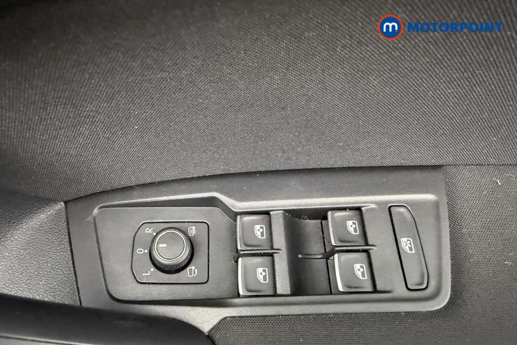 Volkswagen Tiguan Active Manual Petrol SUV - Stock Number (1557833) - 19th supplementary image