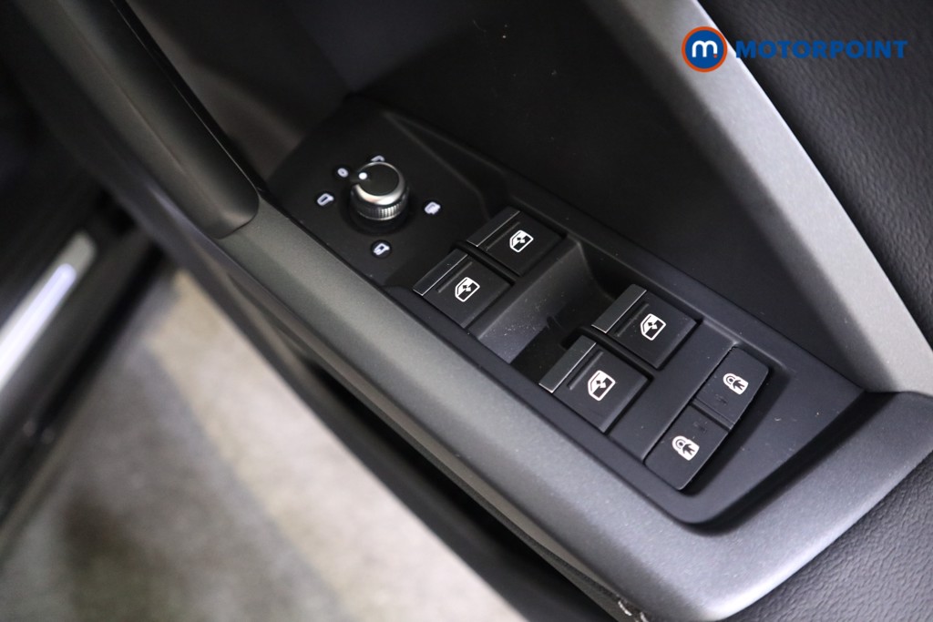 Audi Q3 S Line Manual Petrol SUV - Stock Number (1559436) - 11th supplementary image