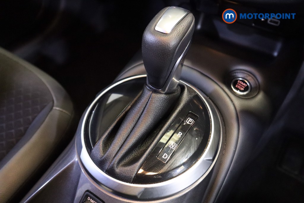 Nissan Juke N-Connecta Automatic Petrol SUV - Stock Number (1559900) - 5th supplementary image
