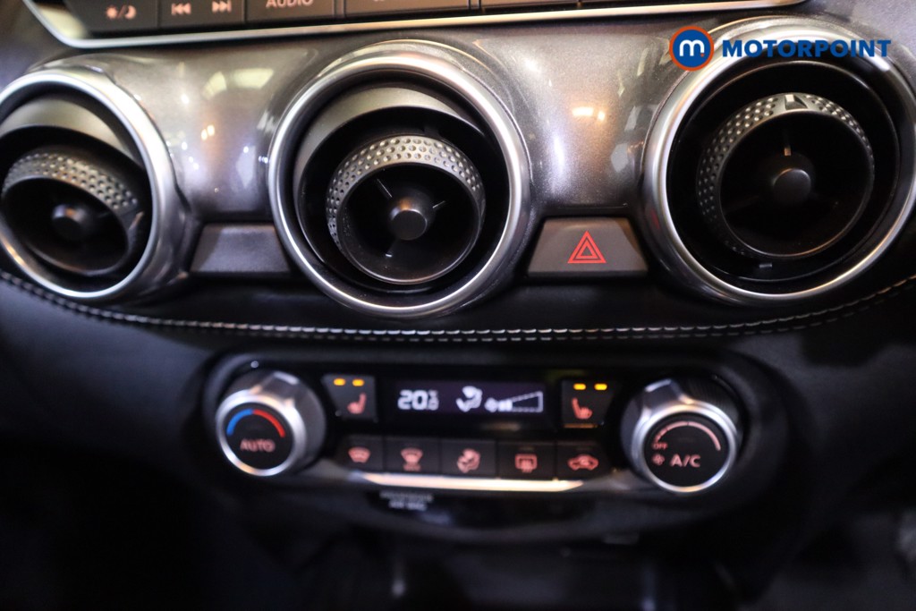 Nissan Juke N-Connecta Automatic Petrol SUV - Stock Number (1559900) - 19th supplementary image