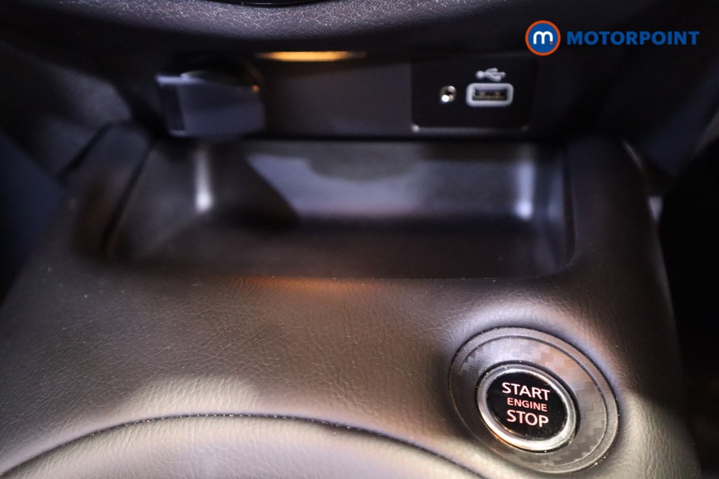 Nissan Juke N-Connecta Automatic Petrol SUV - Stock Number (1559900) - 20th supplementary image