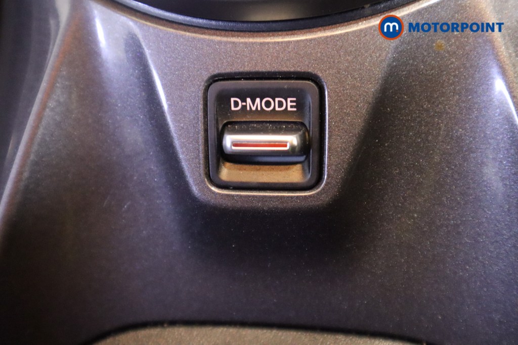 Nissan Juke N-Connecta Automatic Petrol SUV - Stock Number (1559900) - 21st supplementary image