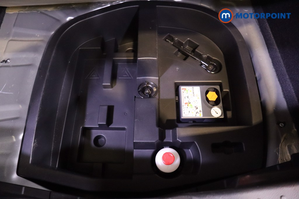 Nissan Juke N-Connecta Automatic Petrol SUV - Stock Number (1559900) - 27th supplementary image