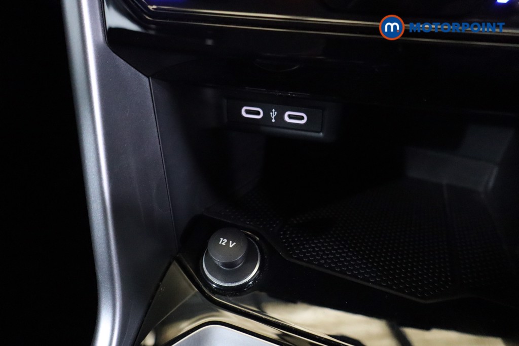 Volkswagen T-Roc Life Manual Petrol SUV - Stock Number (1560199) - 10th supplementary image
