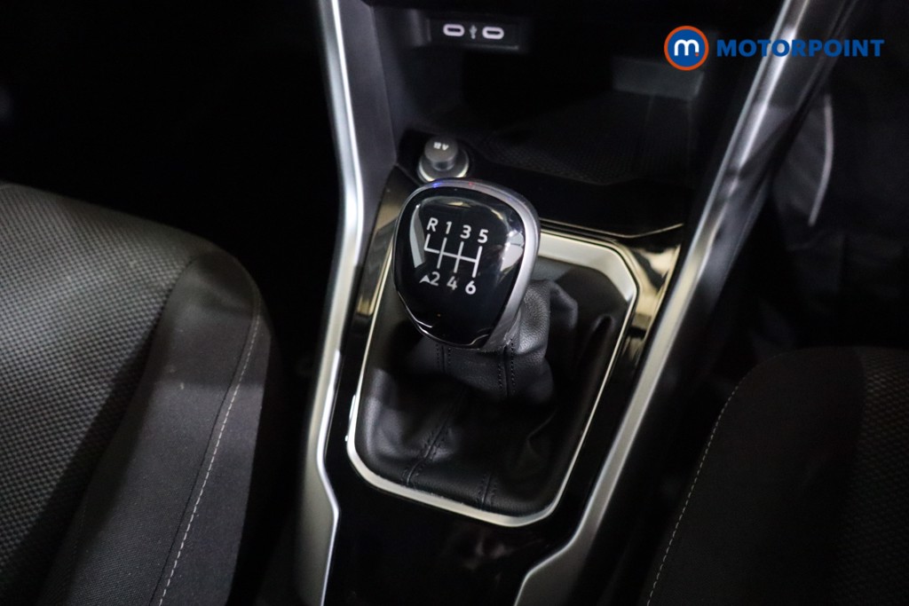 Volkswagen T-Roc Life Manual Petrol SUV - Stock Number (1560199) - 11th supplementary image