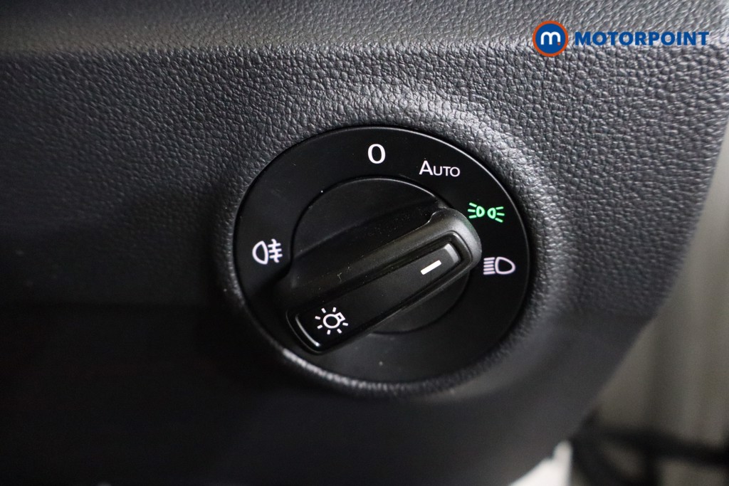 Volkswagen T-Roc Life Manual Petrol SUV - Stock Number (1560199) - 17th supplementary image