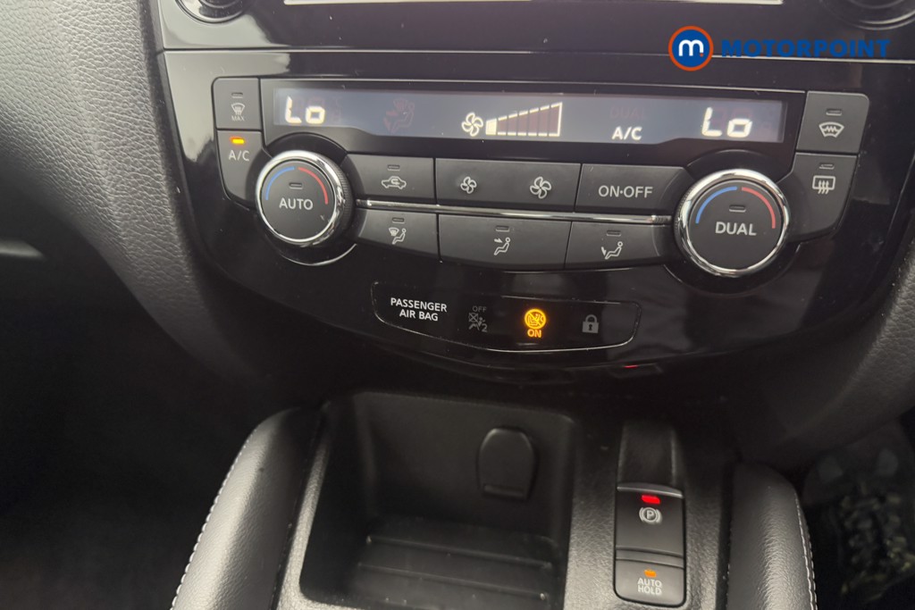 Nissan Qashqai Acenta Premium Manual Diesel SUV - Stock Number (1560299) - 9th supplementary image