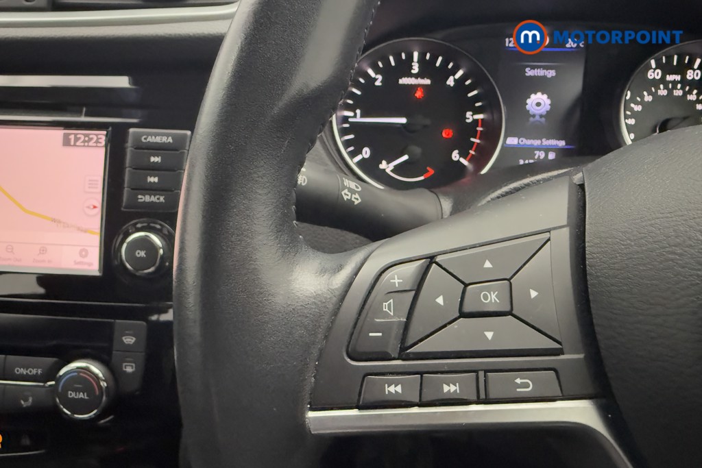 Nissan Qashqai Acenta Premium Manual Diesel SUV - Stock Number (1560299) - 12th supplementary image