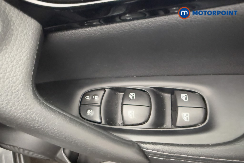 Nissan Qashqai Acenta Premium Manual Diesel SUV - Stock Number (1560299) - 16th supplementary image