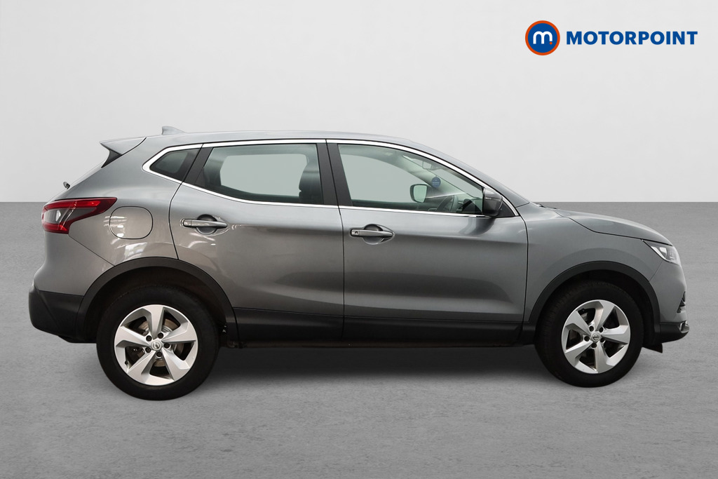 Nissan Qashqai Acenta Premium Manual Diesel SUV - Stock Number (1560299) - Drivers side