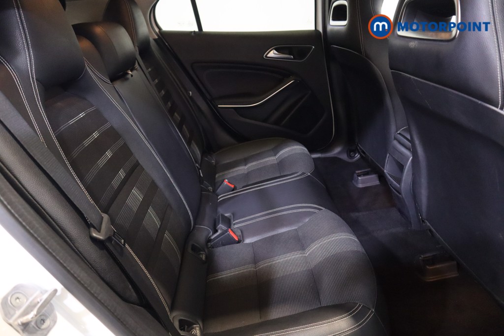 Mercedes-Benz GLA Urban Edition Manual Petrol SUV - Stock Number (1560624) - 6th supplementary image