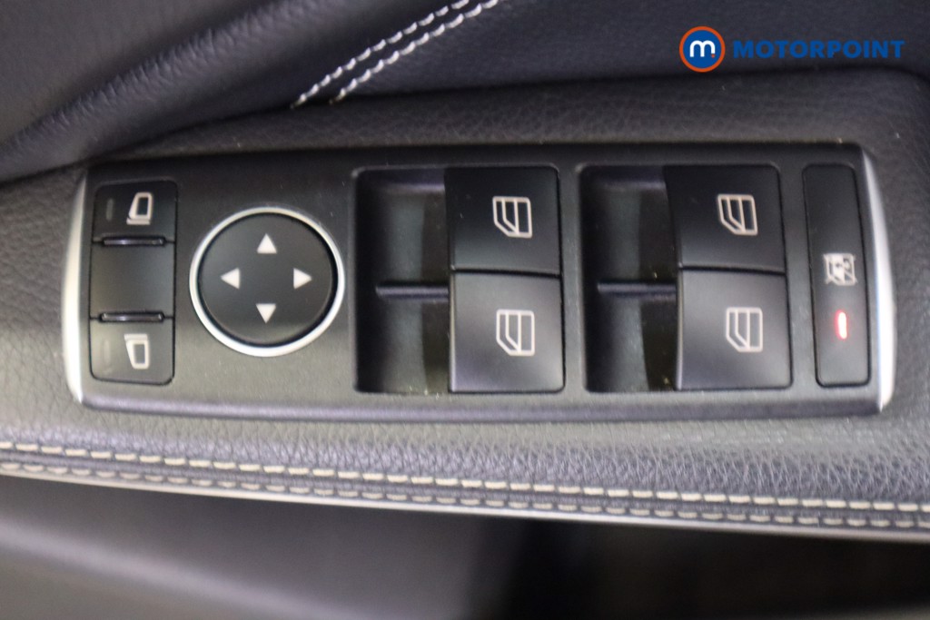 Mercedes-Benz GLA Urban Edition Manual Petrol SUV - Stock Number (1560624) - 12th supplementary image