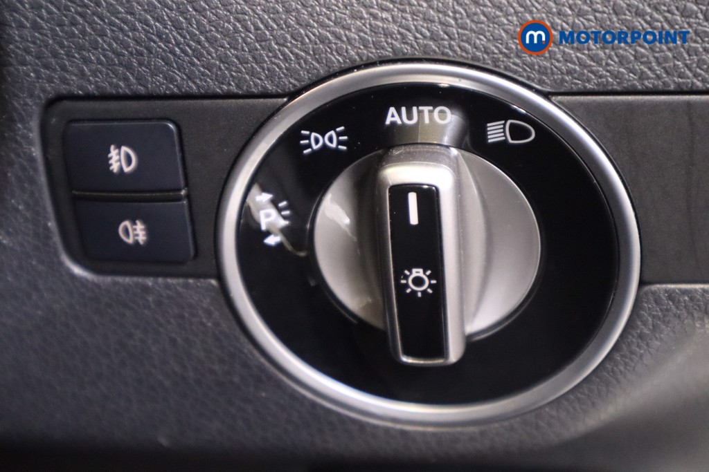 Mercedes-Benz GLA Urban Edition Manual Petrol SUV - Stock Number (1560624) - 13th supplementary image
