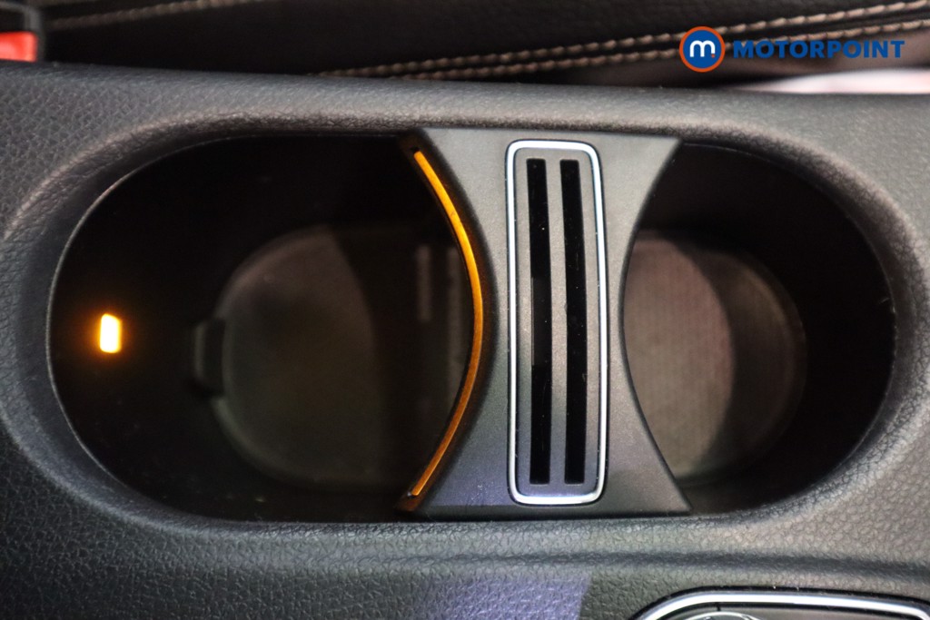 Mercedes-Benz GLA Urban Edition Manual Petrol SUV - Stock Number (1560624) - 23rd supplementary image