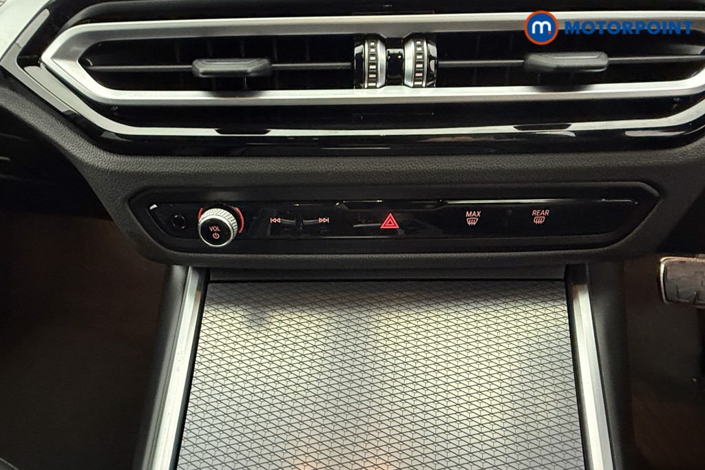 BMW 3 Series M Sport Automatic Petrol Plug-In Hybrid Saloon - Stock Number (1560982) - 10th supplementary image