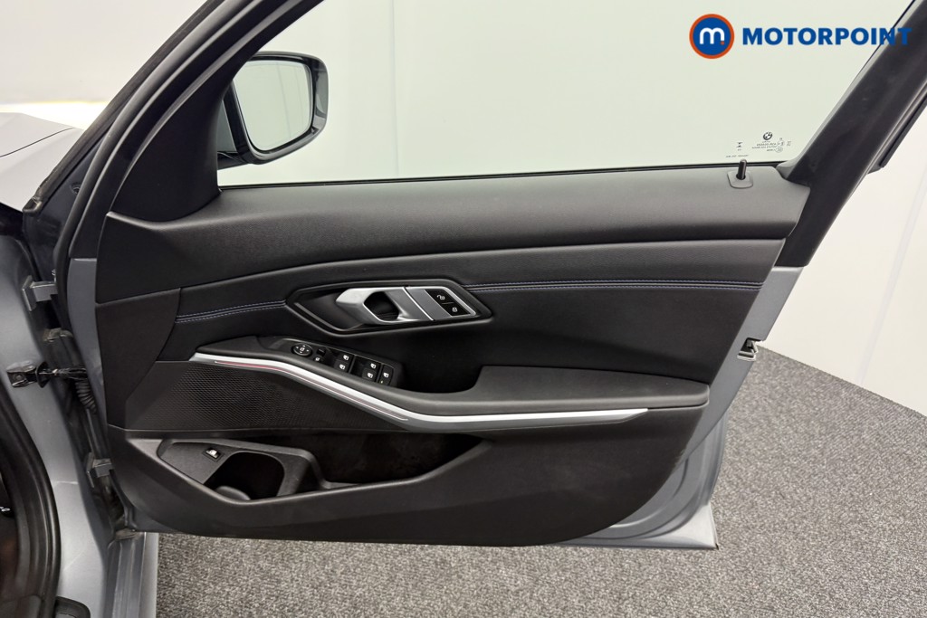 BMW 3 Series M Sport Automatic Petrol Plug-In Hybrid Saloon - Stock Number (1560982) - 16th supplementary image