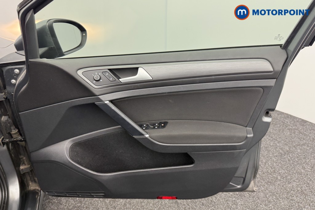 Volkswagen Golf SE Manual Diesel Hatchback - Stock Number (1562080) - 18th supplementary image