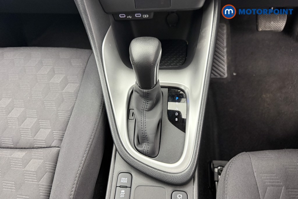 Toyota Yaris Icon Automatic Petrol-Electric Hybrid Hatchback - Stock Number (1562141) - 11th supplementary image