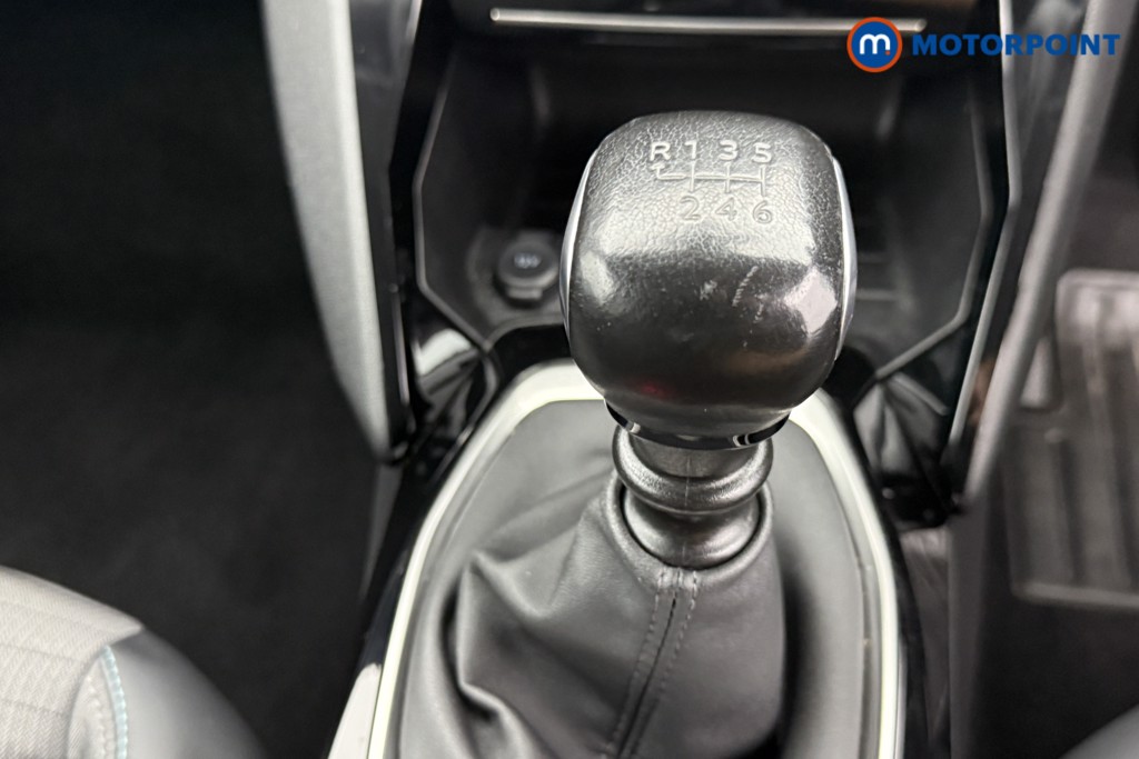 Peugeot 2008 Allure Premium Manual Petrol SUV - Stock Number (1562960) - 12th supplementary image