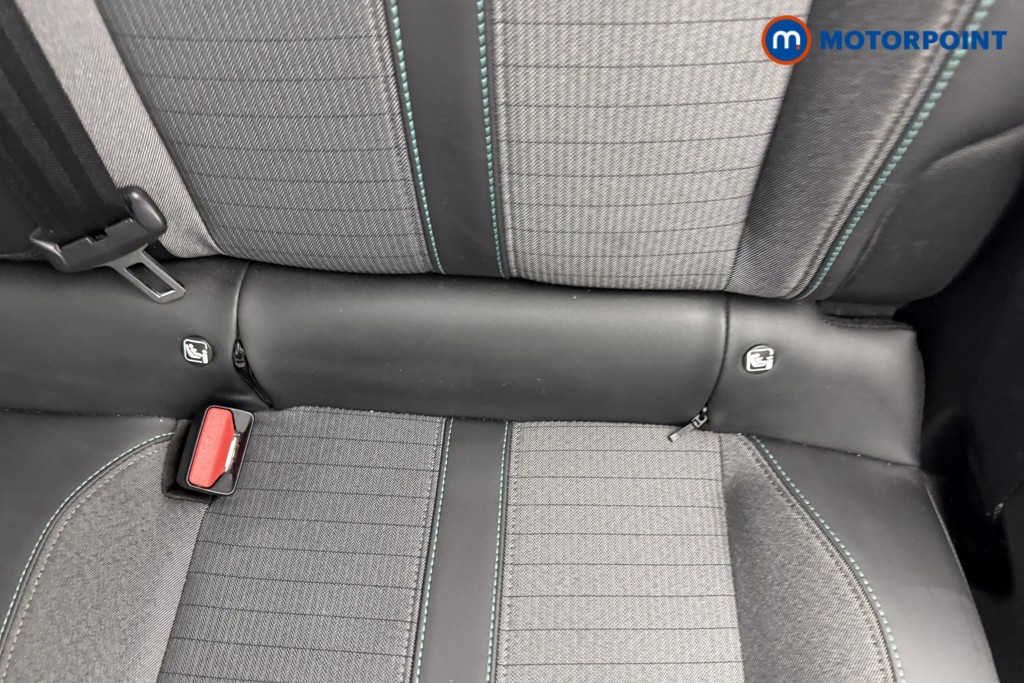 Peugeot 2008 Allure Premium Manual Petrol SUV - Stock Number (1562960) - 23rd supplementary image
