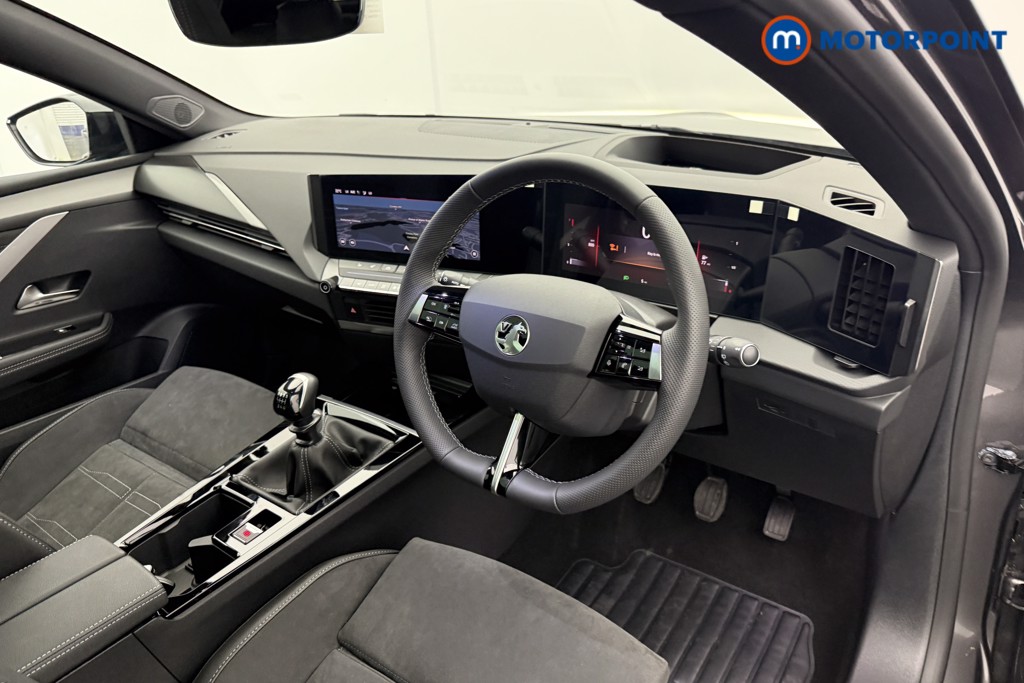 Vauxhall Astra Ultimate Manual Petrol Hatchback - Stock Number (1563032) - 4th supplementary image