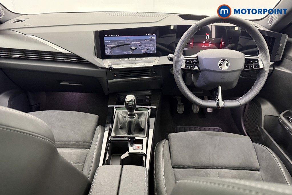 Vauxhall Astra Ultimate Manual Petrol Hatchback - Stock Number (1563032) - 1st supplementary image
