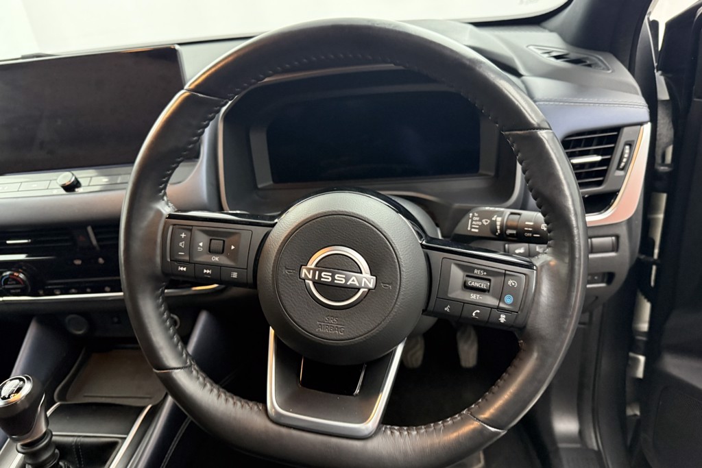 Nissan Qashqai Tekna Manual Petrol SUV - Stock Number (1543666) - 2nd supplementary image