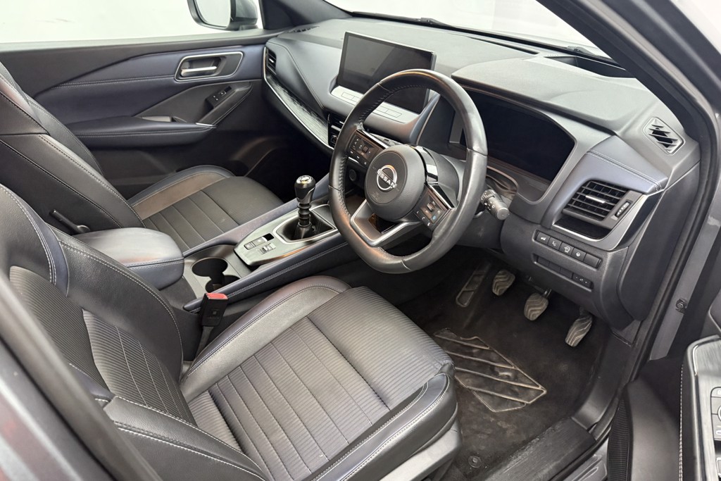Nissan Qashqai Tekna Manual Petrol SUV - Stock Number (1543666) - 1st supplementary image