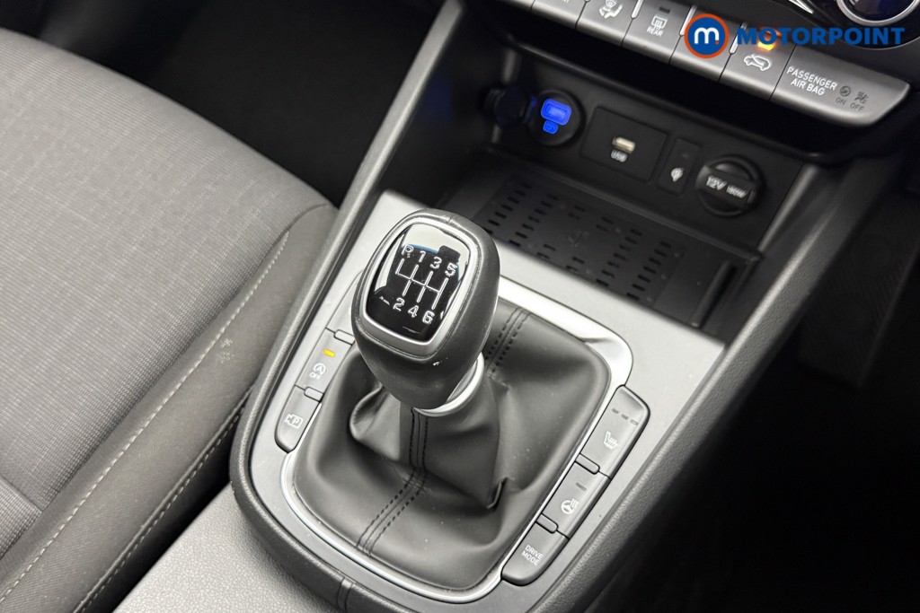 Hyundai Kona Premium Manual Petrol-Electric Hybrid SUV - Stock Number (1556922) - 6th supplementary image