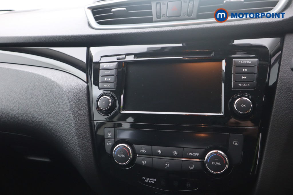 Nissan Qashqai Acenta Premium Automatic Petrol SUV - Stock Number (1557314) - 4th supplementary image