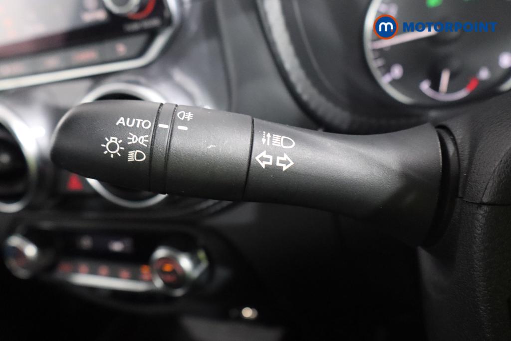 Nissan Juke N-Connecta Automatic Petrol SUV - Stock Number (1557360) - 9th supplementary image