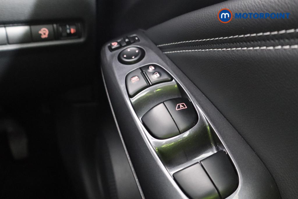 Nissan Juke N-Connecta Automatic Petrol SUV - Stock Number (1557360) - 11th supplementary image
